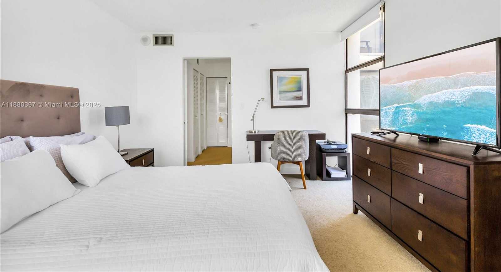 Small Image of 3701 NORTH COUNTRY CLUB DR #1604, Aventura Number 6