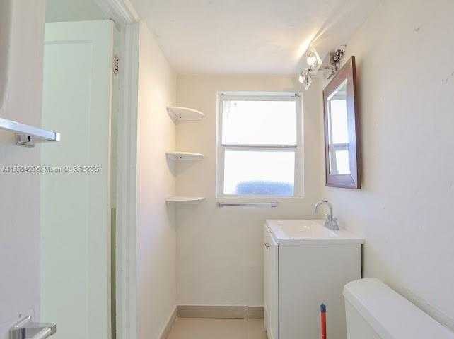 Small Image of 2250 NORTH EAST 136TH ST, North Miami Beach Number 4