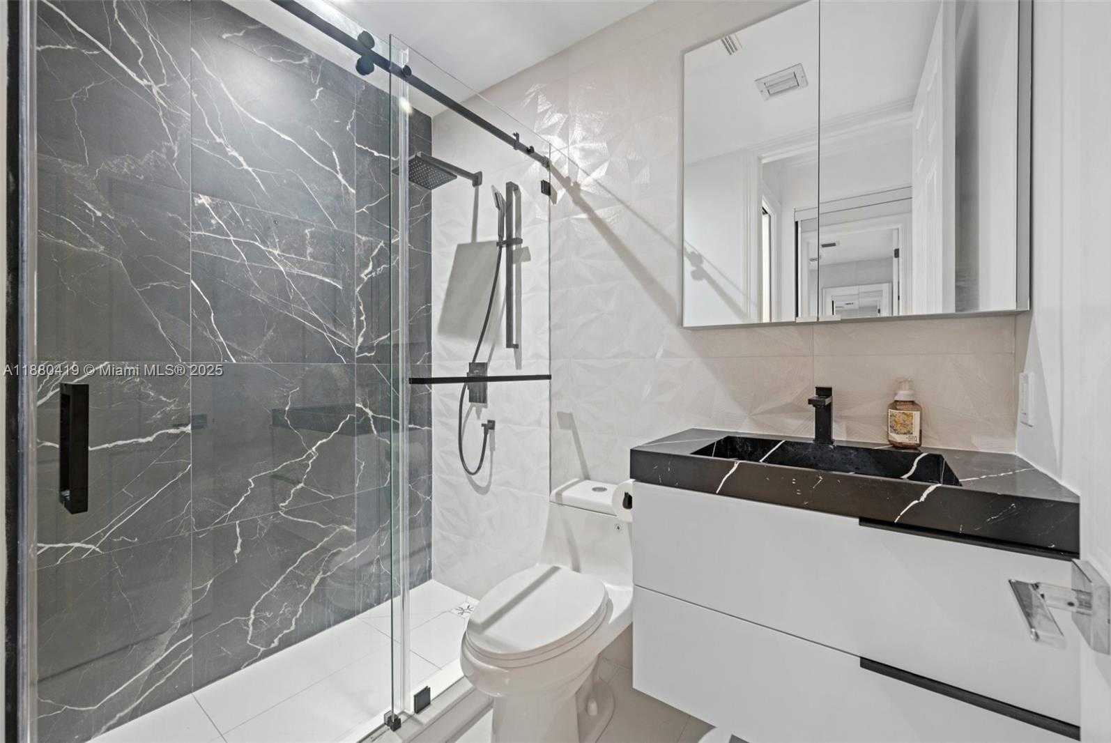 Small Image of 19460 39TH CT #19460, Sunny Isles Beach Number 14