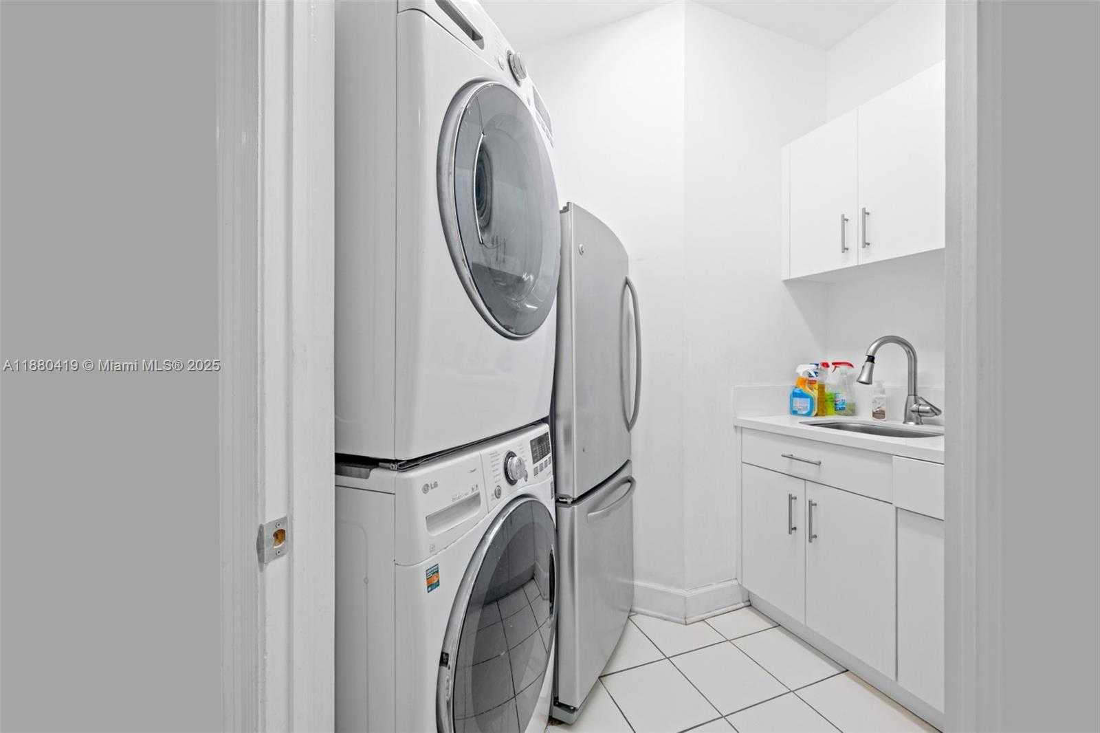 Small Image of 19460 39TH CT #19460, Sunny Isles Beach Number 15