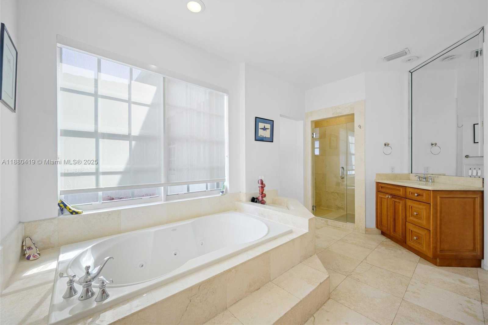 Small Image of 19460 39TH CT #19460, Sunny Isles Beach Number 23