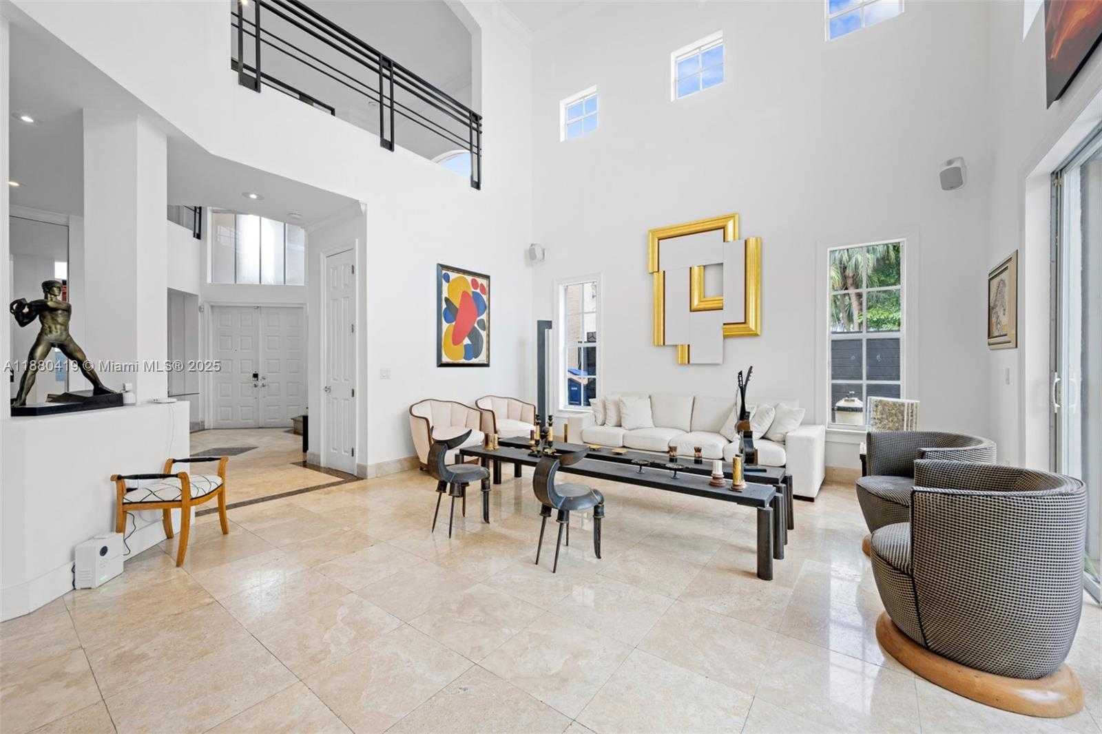 Small Image of 19460 39TH CT #19460, Sunny Isles Beach Number 3