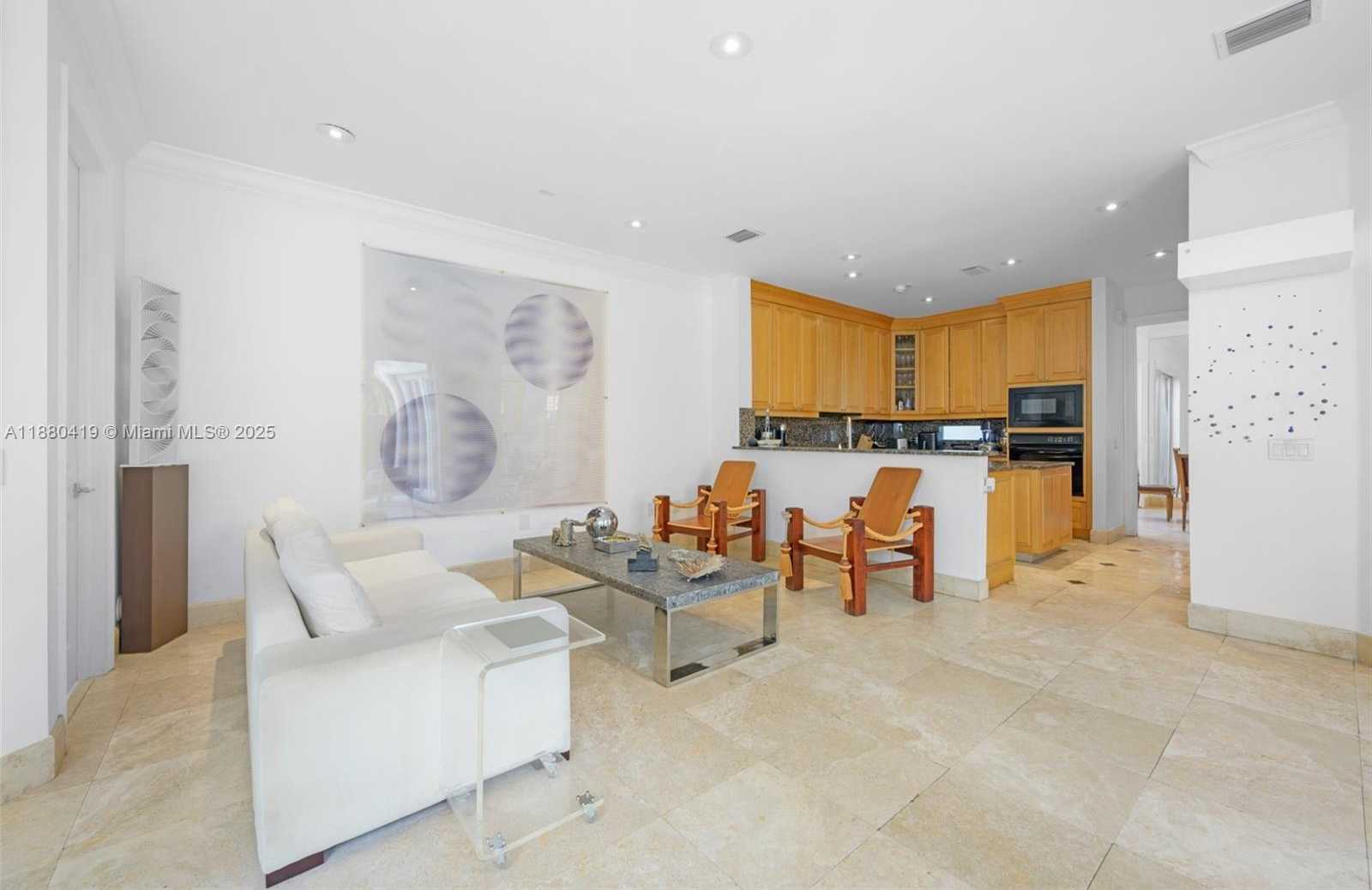 Small Image of 19460 39TH CT #19460, Sunny Isles Beach Number 7