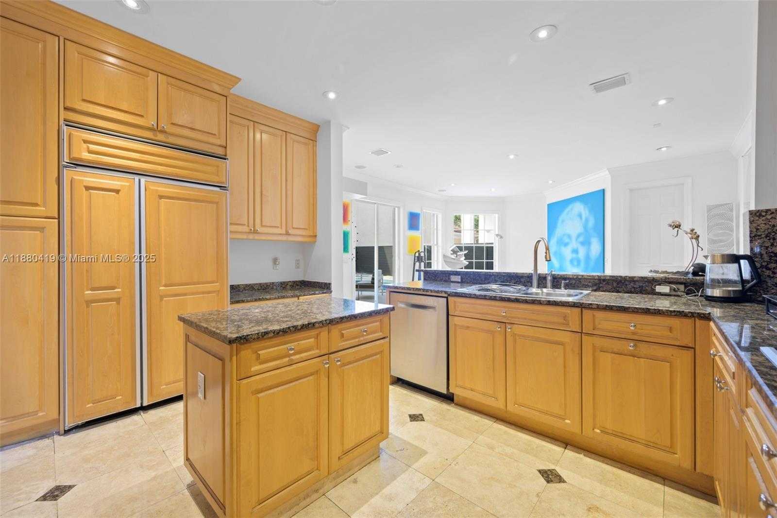 Small Image of 19460 39TH CT #19460, Sunny Isles Beach Number 8