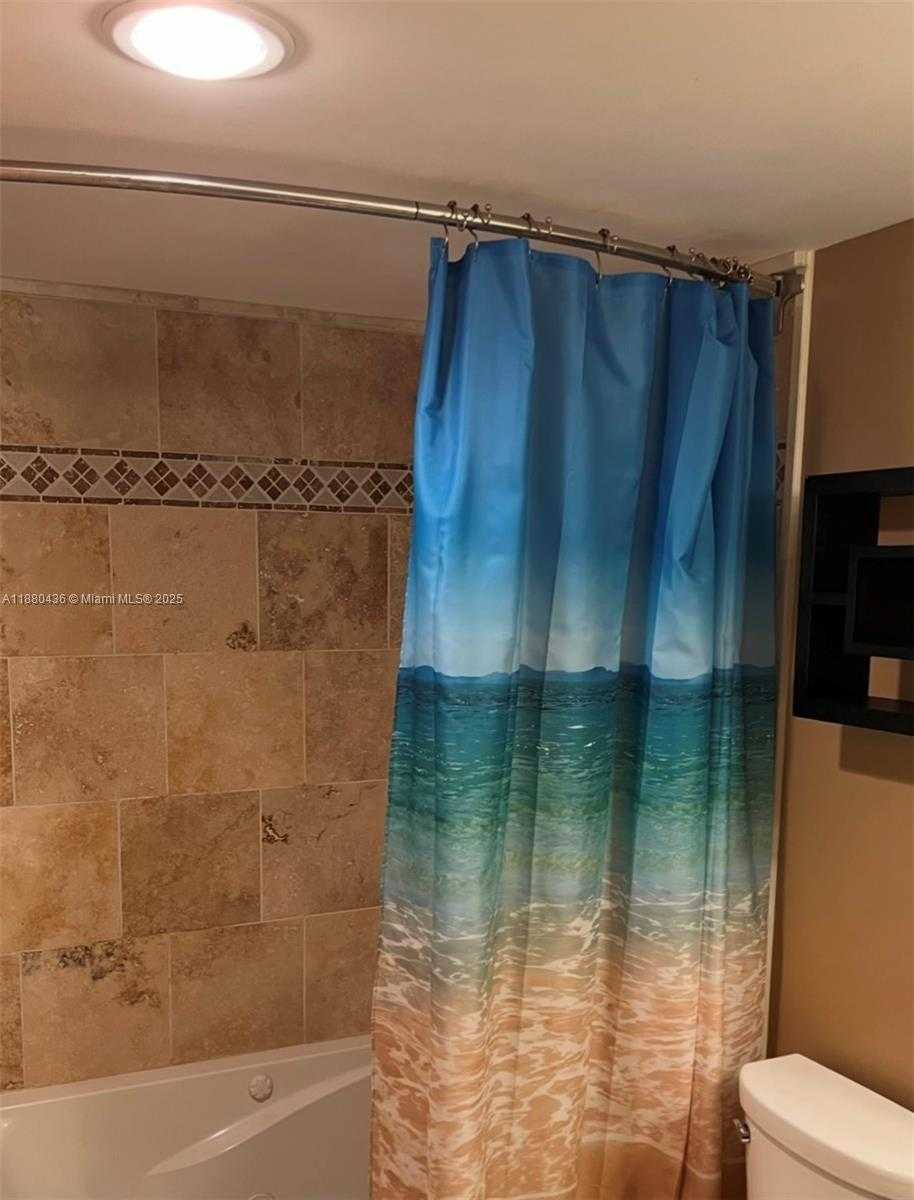 Small Image of 19370 COLLINS AVE #1014, Sunny Isles Beach Number 5