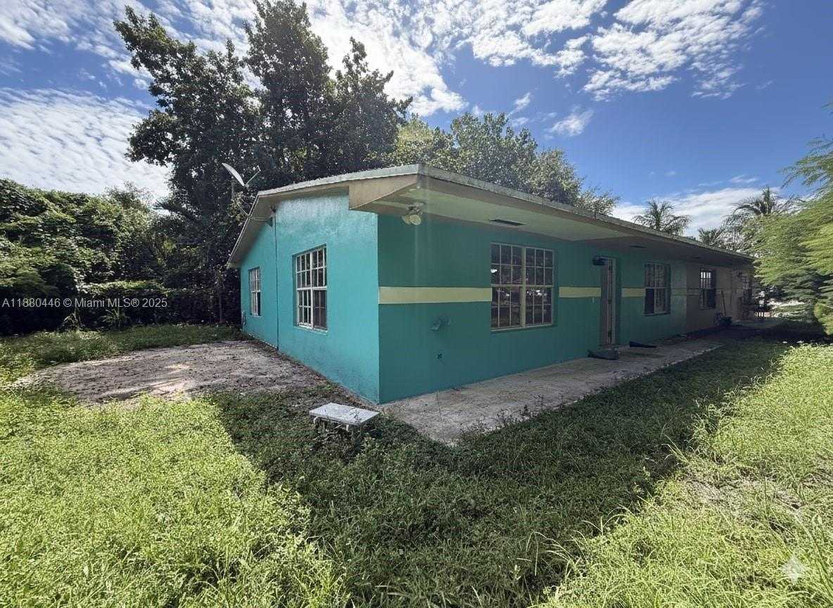 Small Image of Miami Number 5