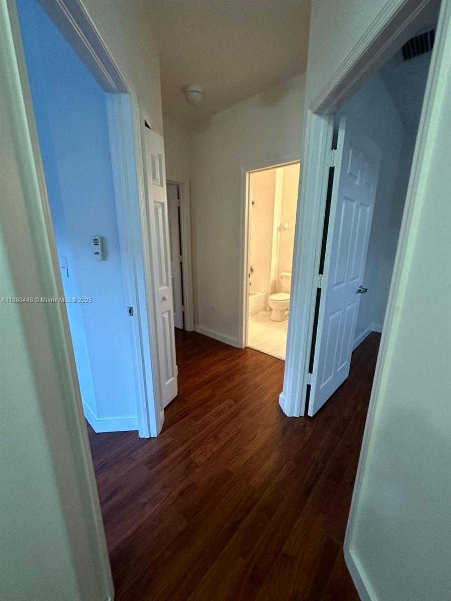 Small Image of 10812 51 ST LN, Doral Number 13
