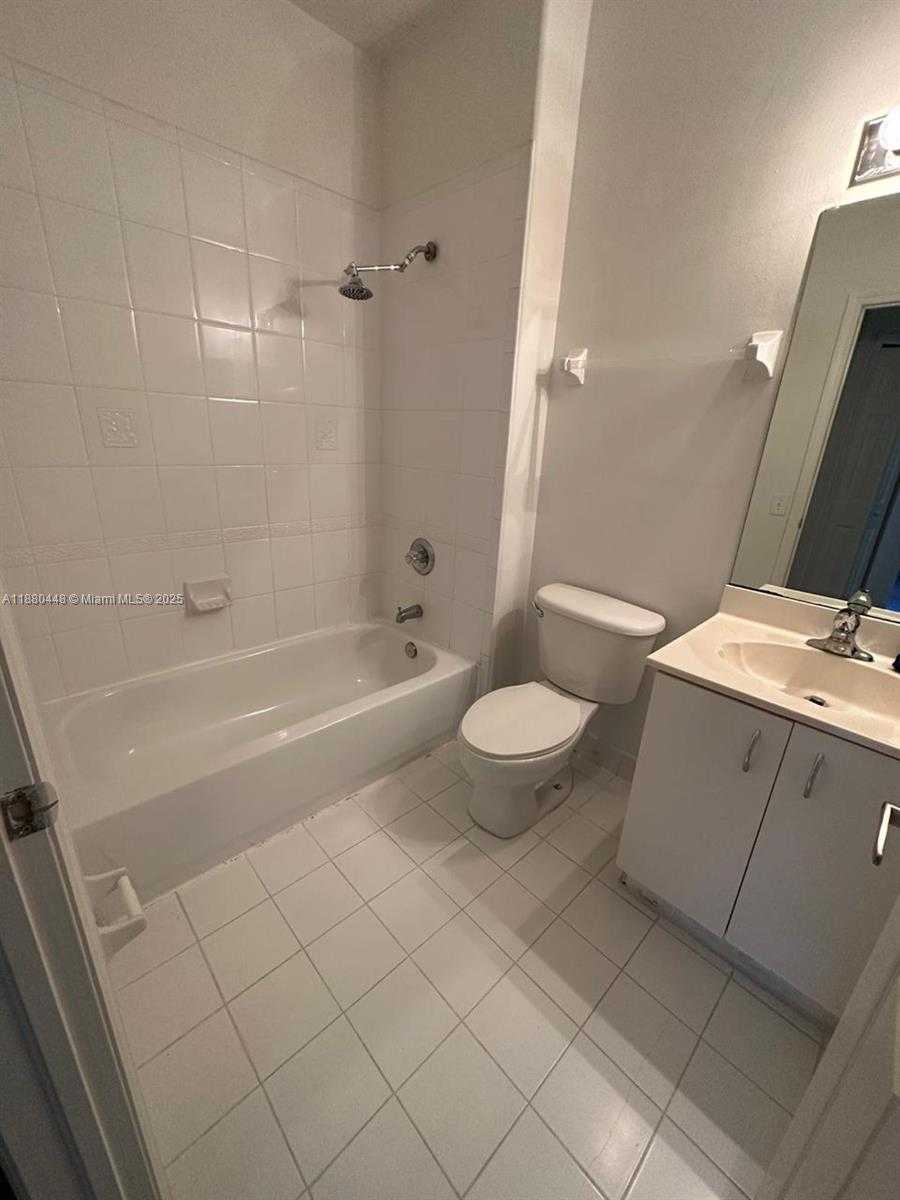 Small Image of 10812 51 ST LN, Doral Number 16