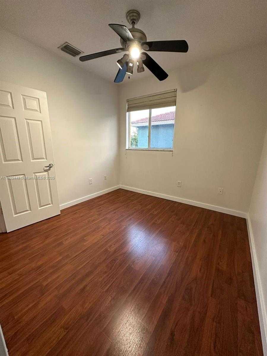 Small Image of 10812 51 ST LN, Doral Number 17