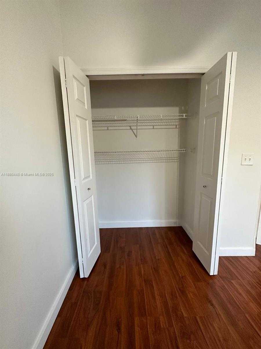Small Image of 10812 51 ST LN, Doral Number 18