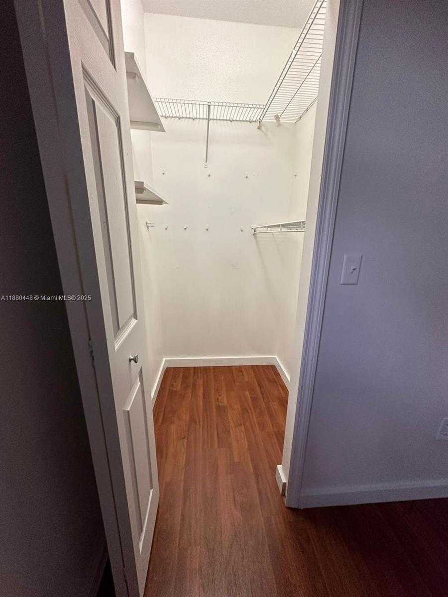 Small Image of 10812 51 ST LN, Doral Number 19