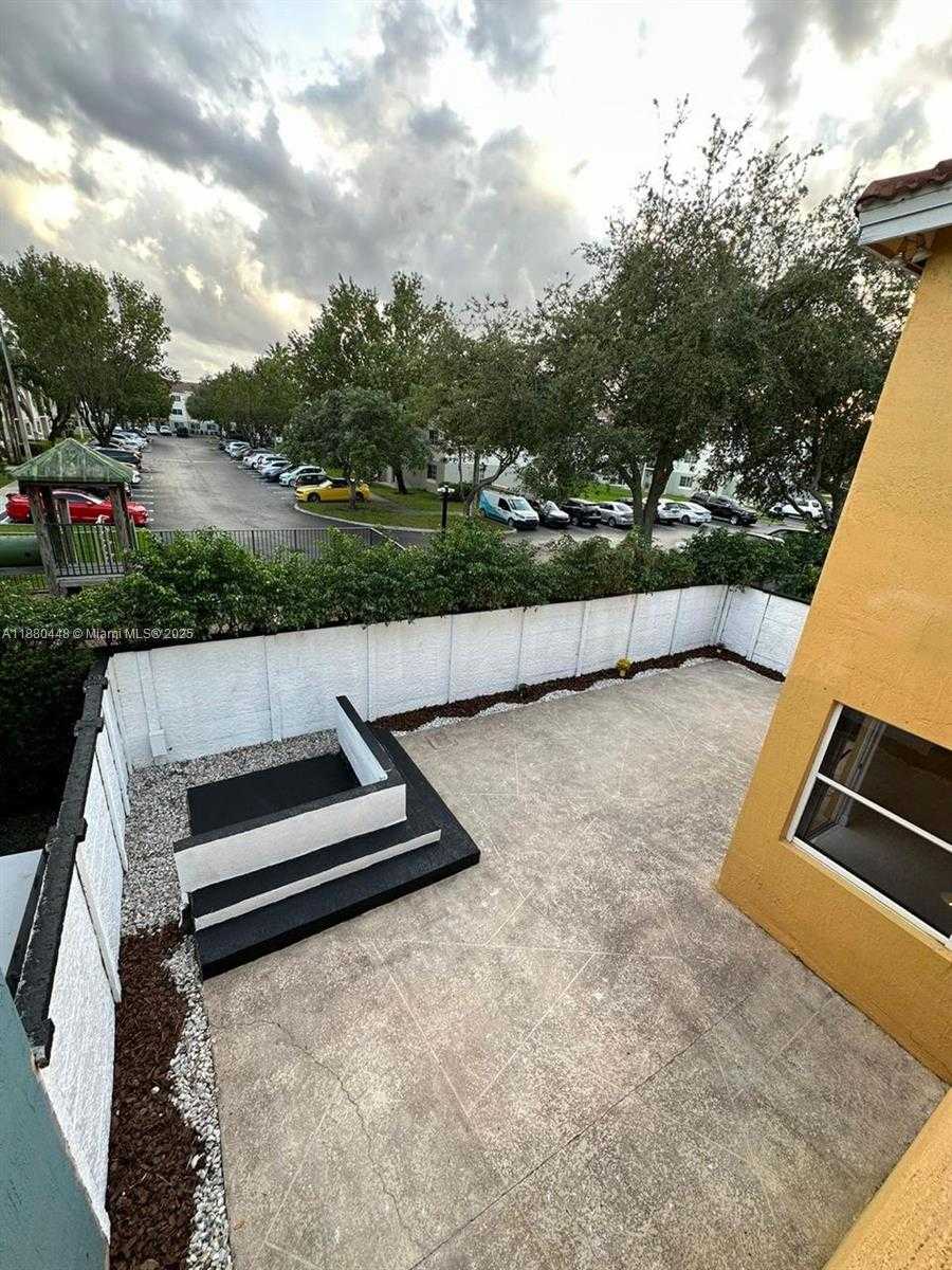 Small Image of 10812 51 ST LN, Doral Number 21