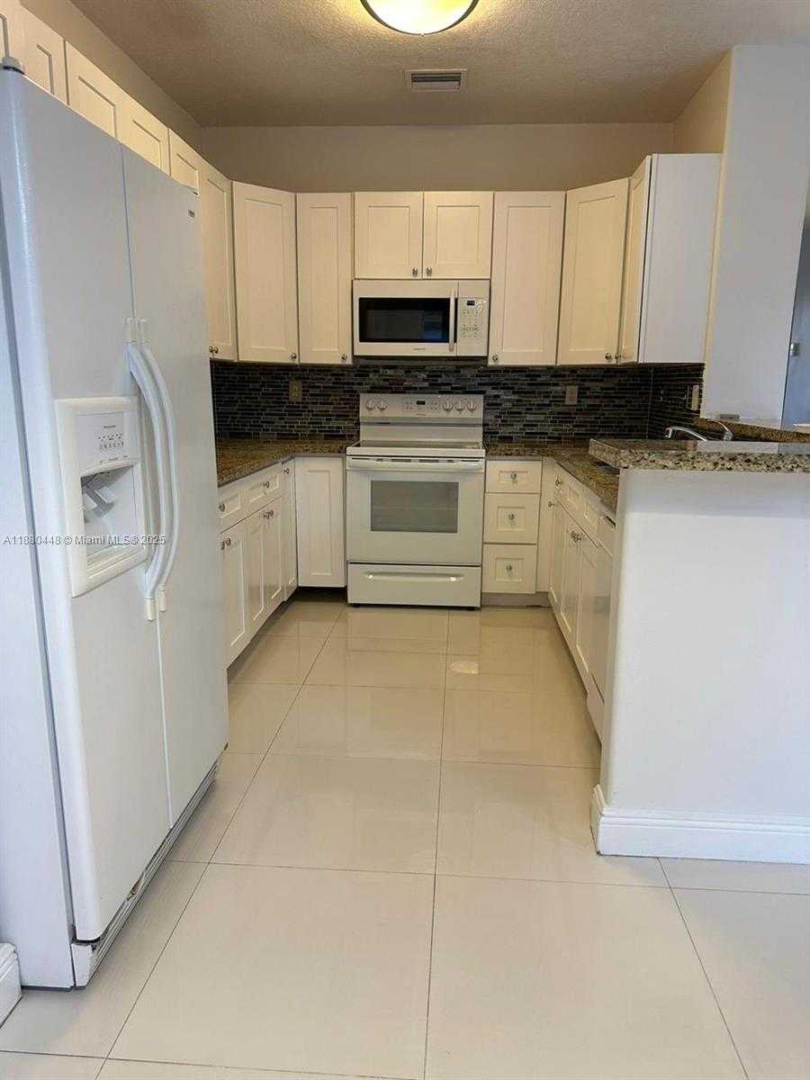 Small Image of 10812 51 ST LN, Doral Number 5