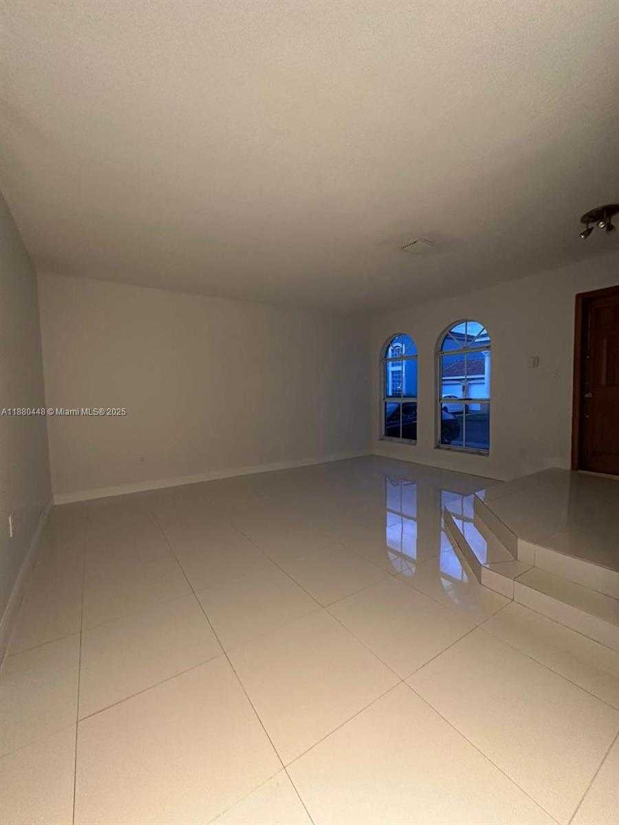 Small Image of 10812 51 ST LN, Doral Number 7
