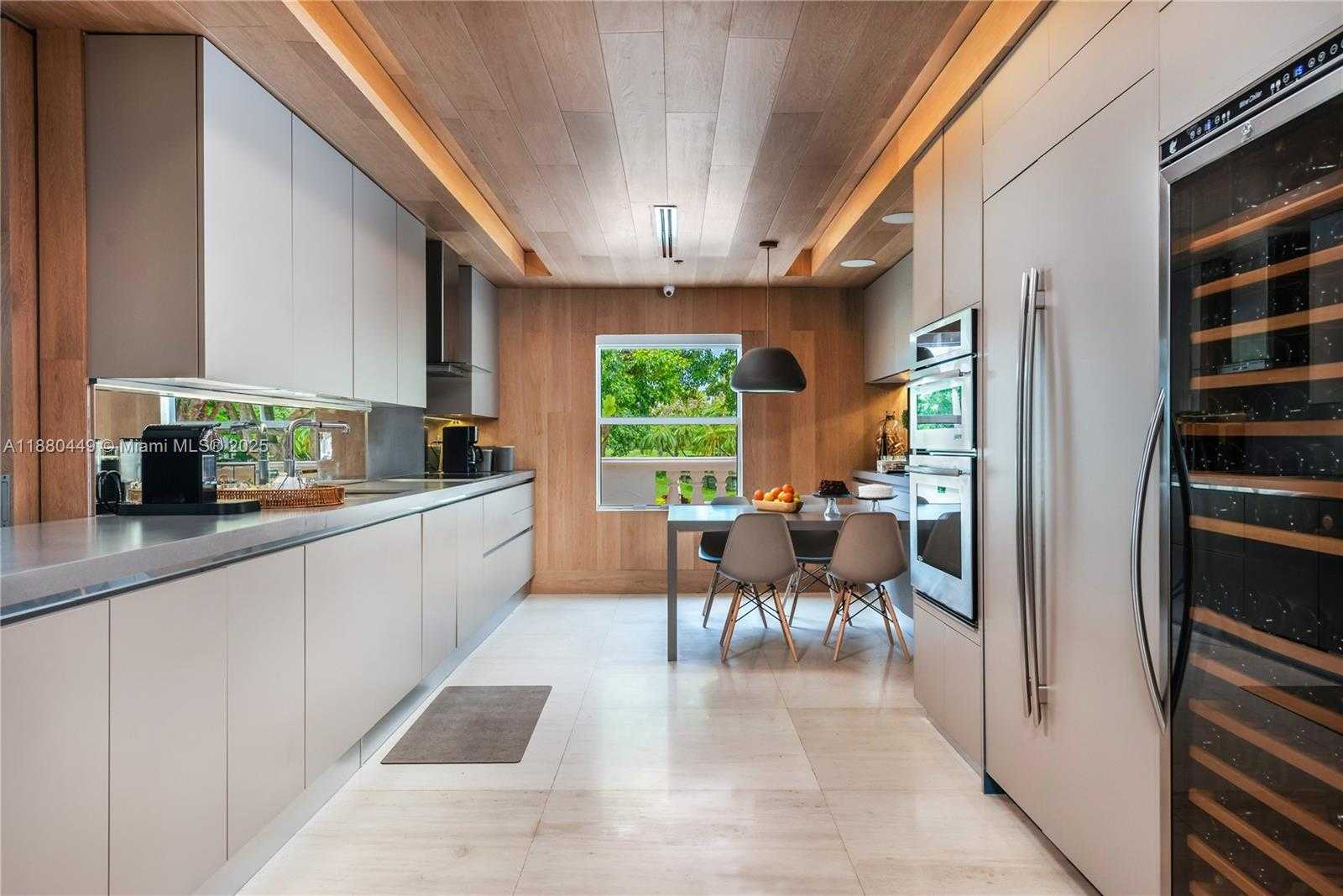Small Image of 2514 FISHER ISLAND DR #6104, Miami Beach Number 13