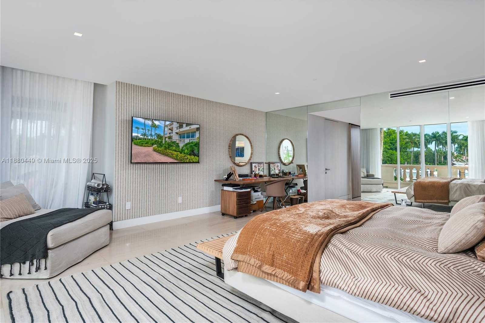 Small Image of 2514 FISHER ISLAND DR #6104, Miami Beach Number 19