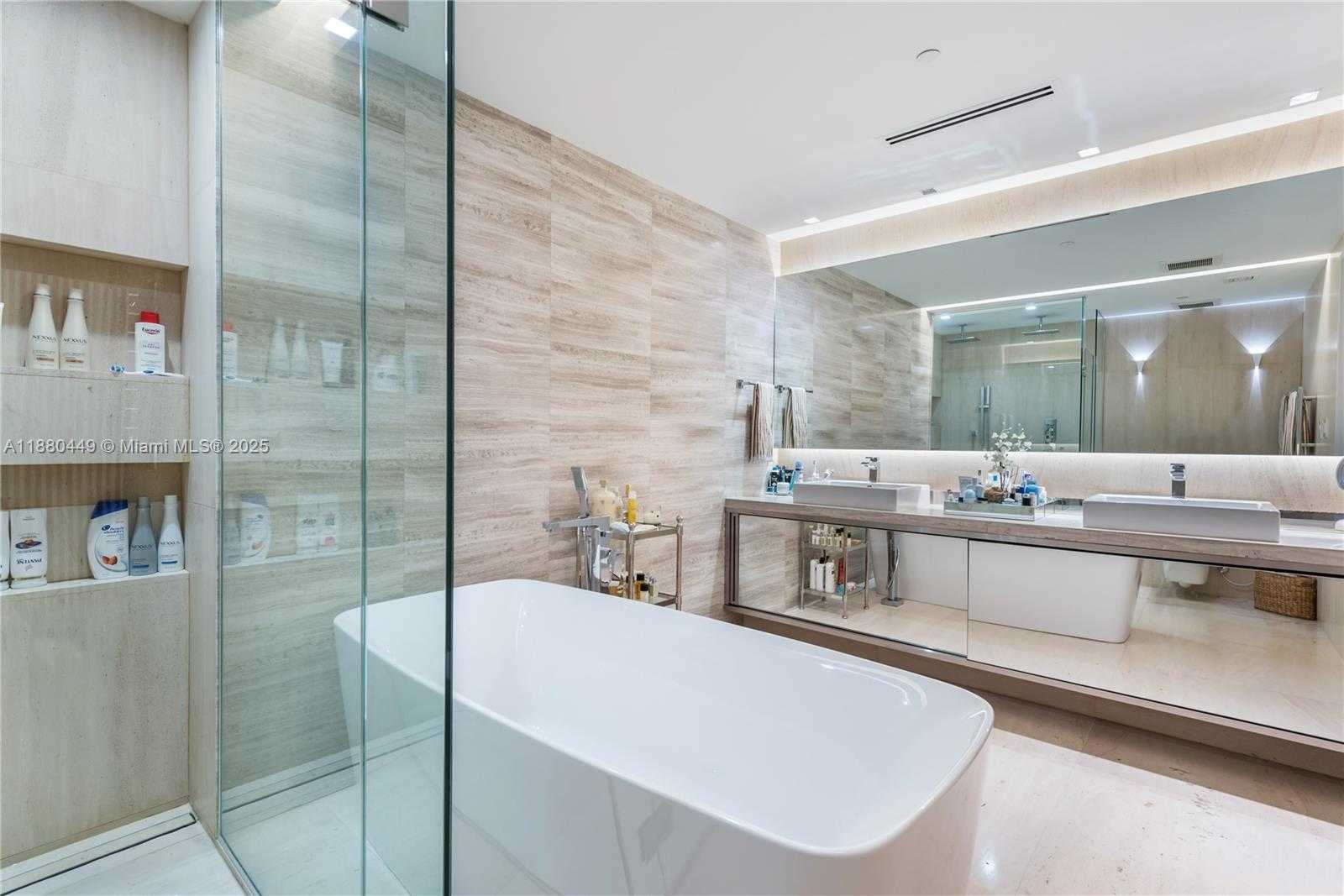 Small Image of 2514 FISHER ISLAND DR #6104, Miami Beach Number 21
