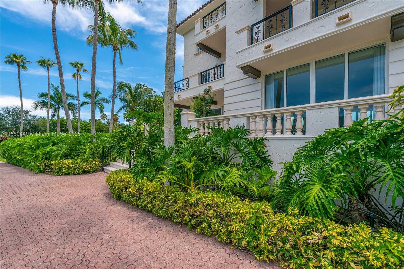 Small Image of 2514 FISHER ISLAND DR #6104, Miami Beach Number 43