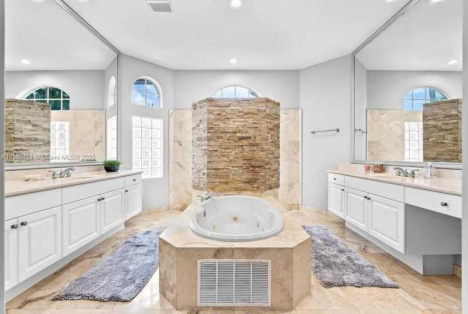 Small Image of 8948 PINEBROOK CT #-, Parkland Number 7