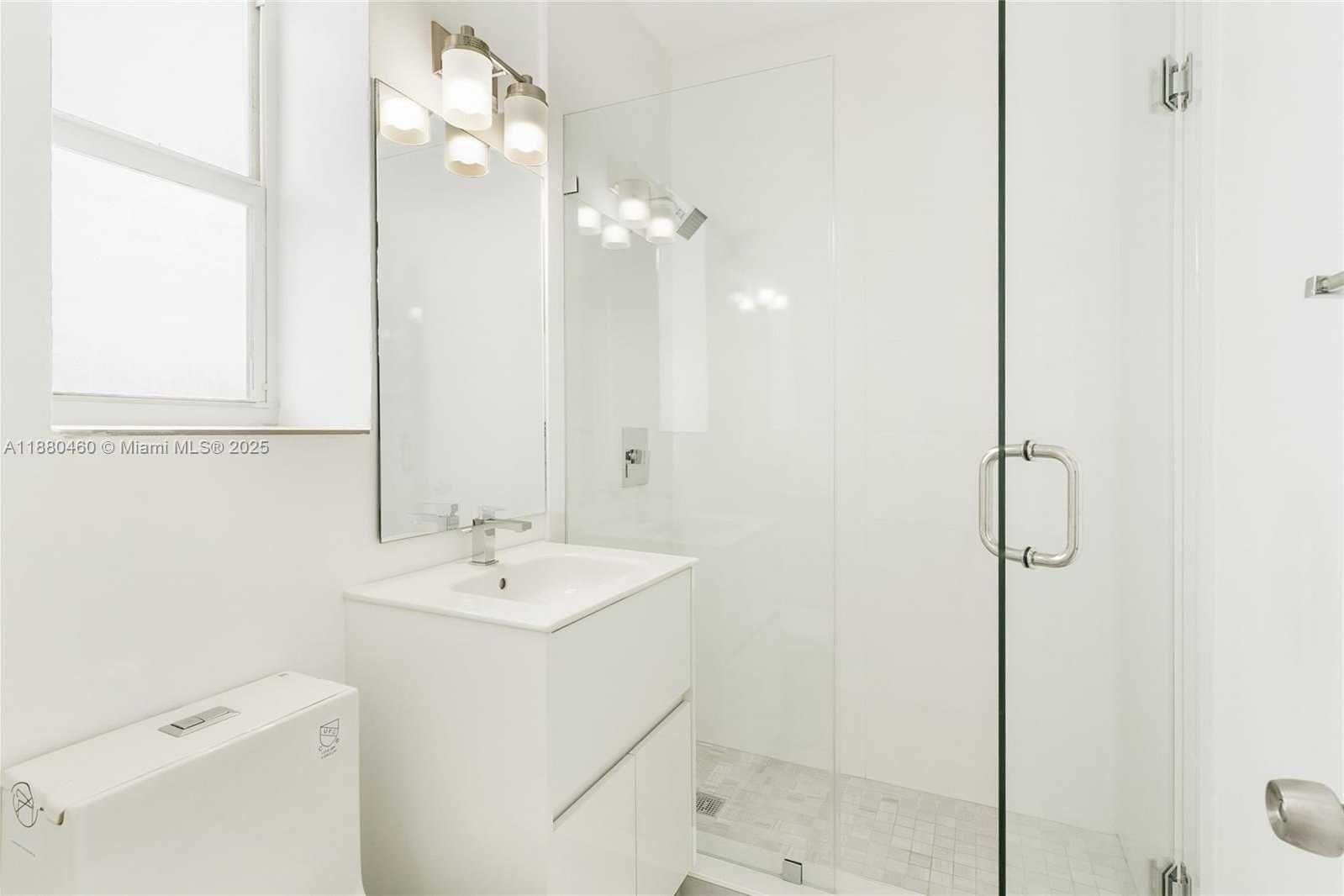 Small Image of 6930 RUE VERSAILLES #24, Miami Beach Number 12