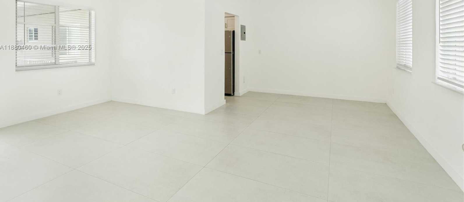 Small Image of 6930 RUE VERSAILLES #24, Miami Beach Number 3