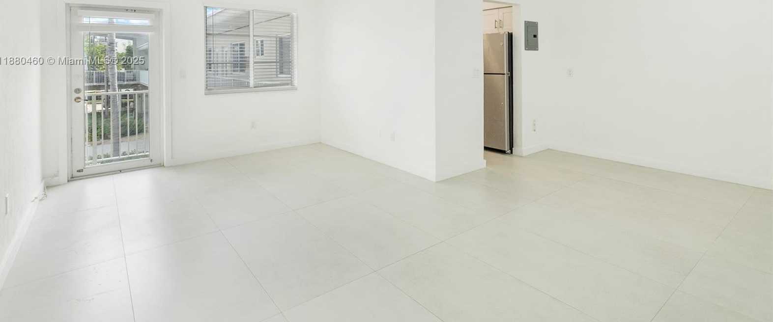 Small Image of 6930 RUE VERSAILLES #24, Miami Beach Number 4