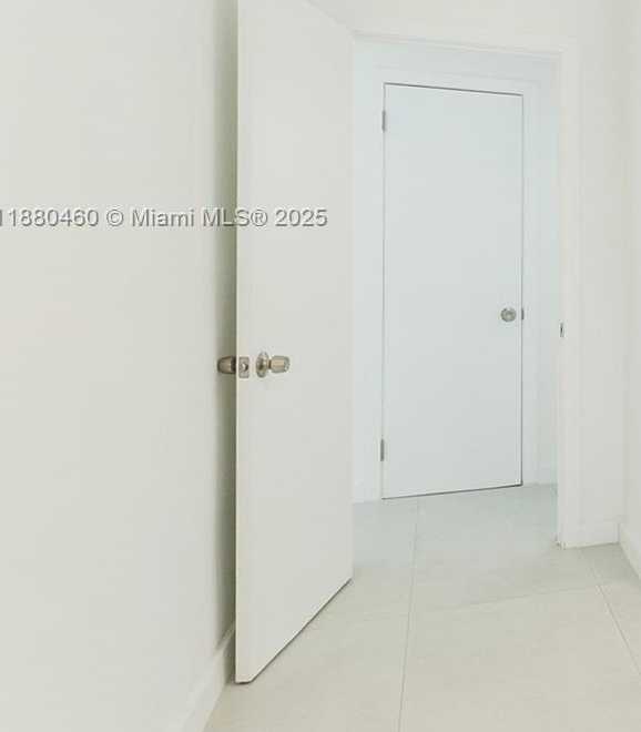 Small Image of 6930 RUE VERSAILLES #24, Miami Beach Number 7