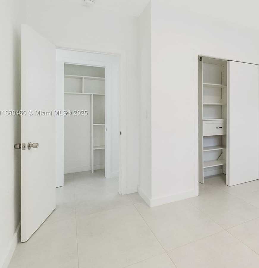 Small Image of 6930 RUE VERSAILLES #24, Miami Beach Number 8