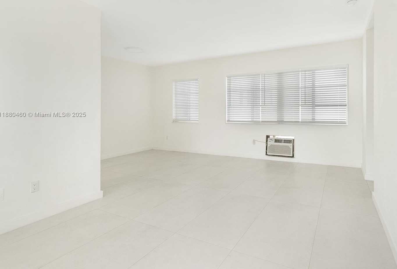 Small Image of 6930 RUE VERSAILLES #24, Miami Beach Number 9