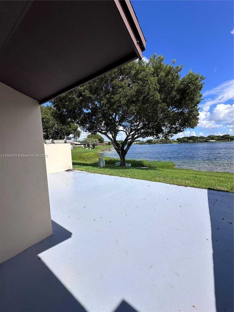 Small Image of 5027 SOUTH WEST 139TH CT #5027, Miami Number 6