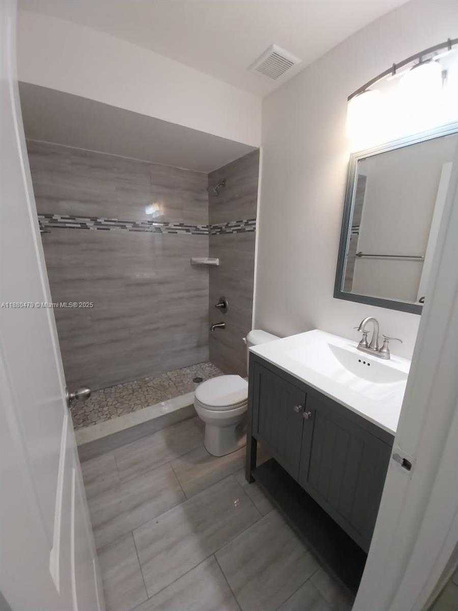 Small Image of 5027 SOUTH WEST 139TH CT #5027, Miami Number 8