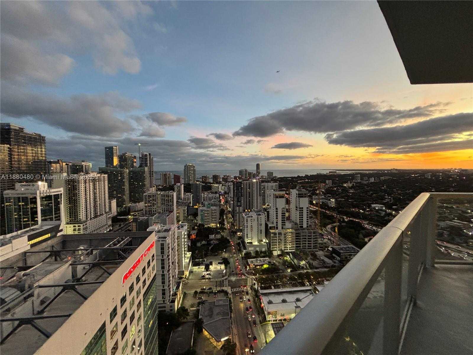 Small Image of 185 SOUTH WEST 7 ST #3902, Miami Number 13