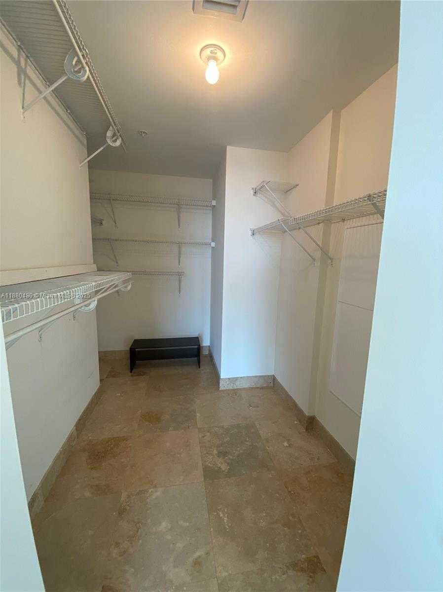 Small Image of 185 SOUTH WEST 7 ST #3902, Miami Number 9