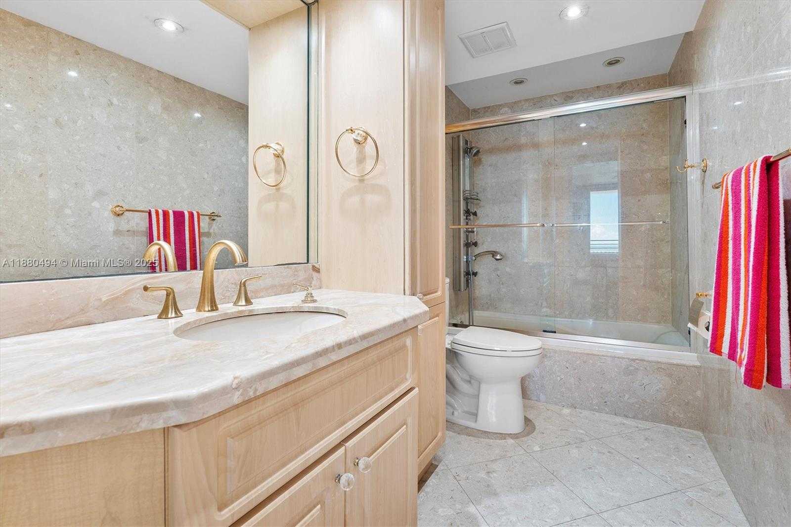 Small Image of 5555 COLLINS AVE #10K, Miami Beach Number 11