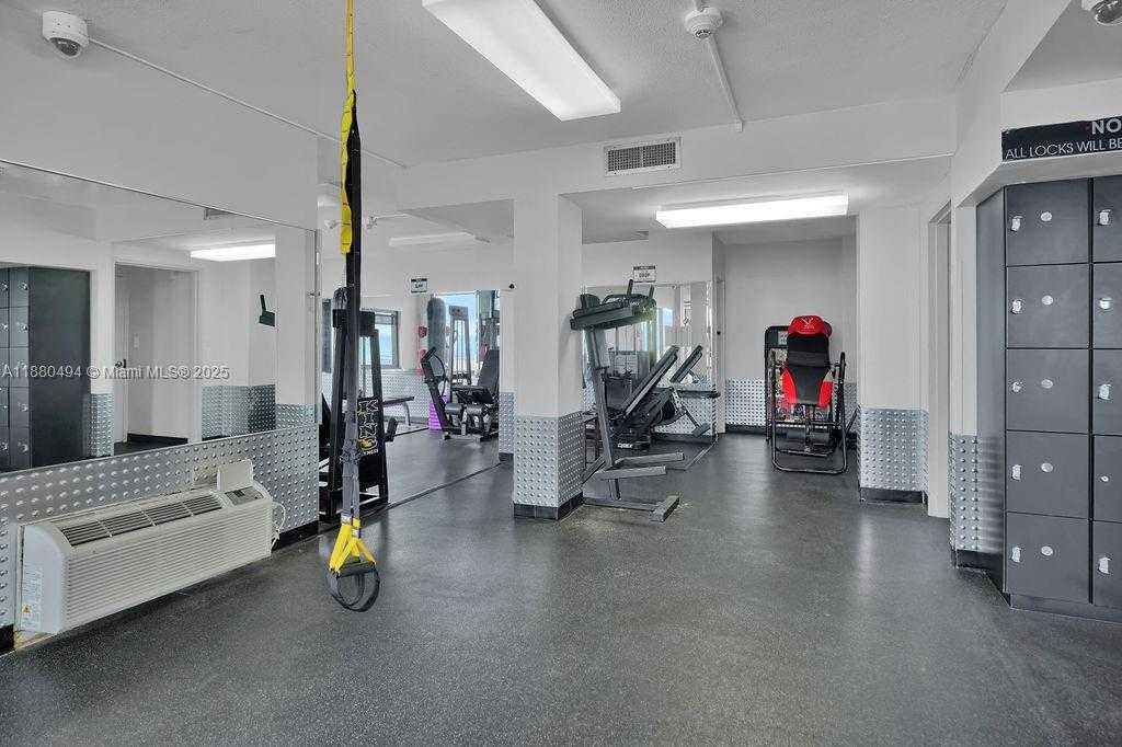 Small Image of 5555 COLLINS AVE #10K, Miami Beach Number 32