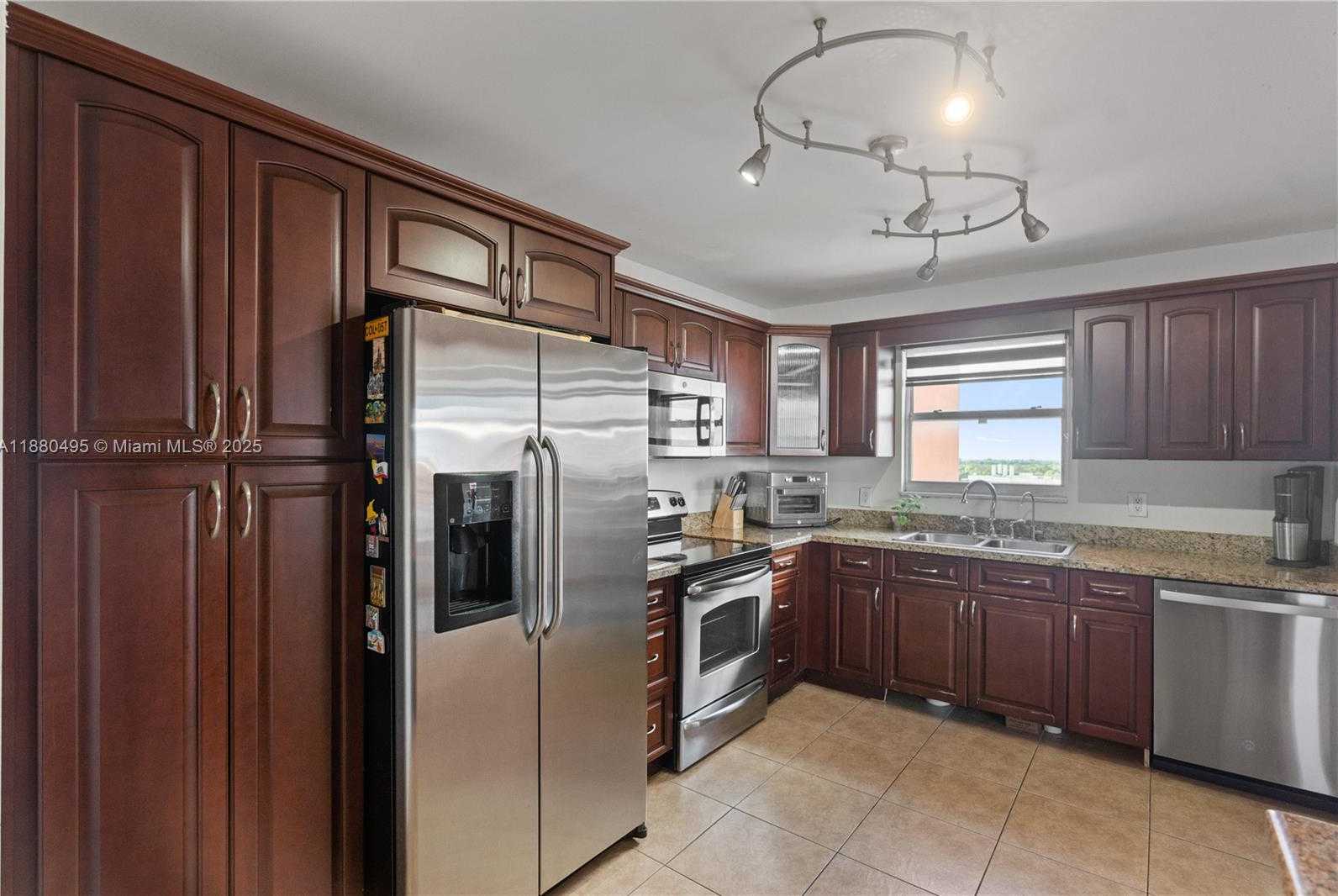 Small Image of 1351 NORTH EAST MIAMI GARDENS DR #1226E, Miami Number 7