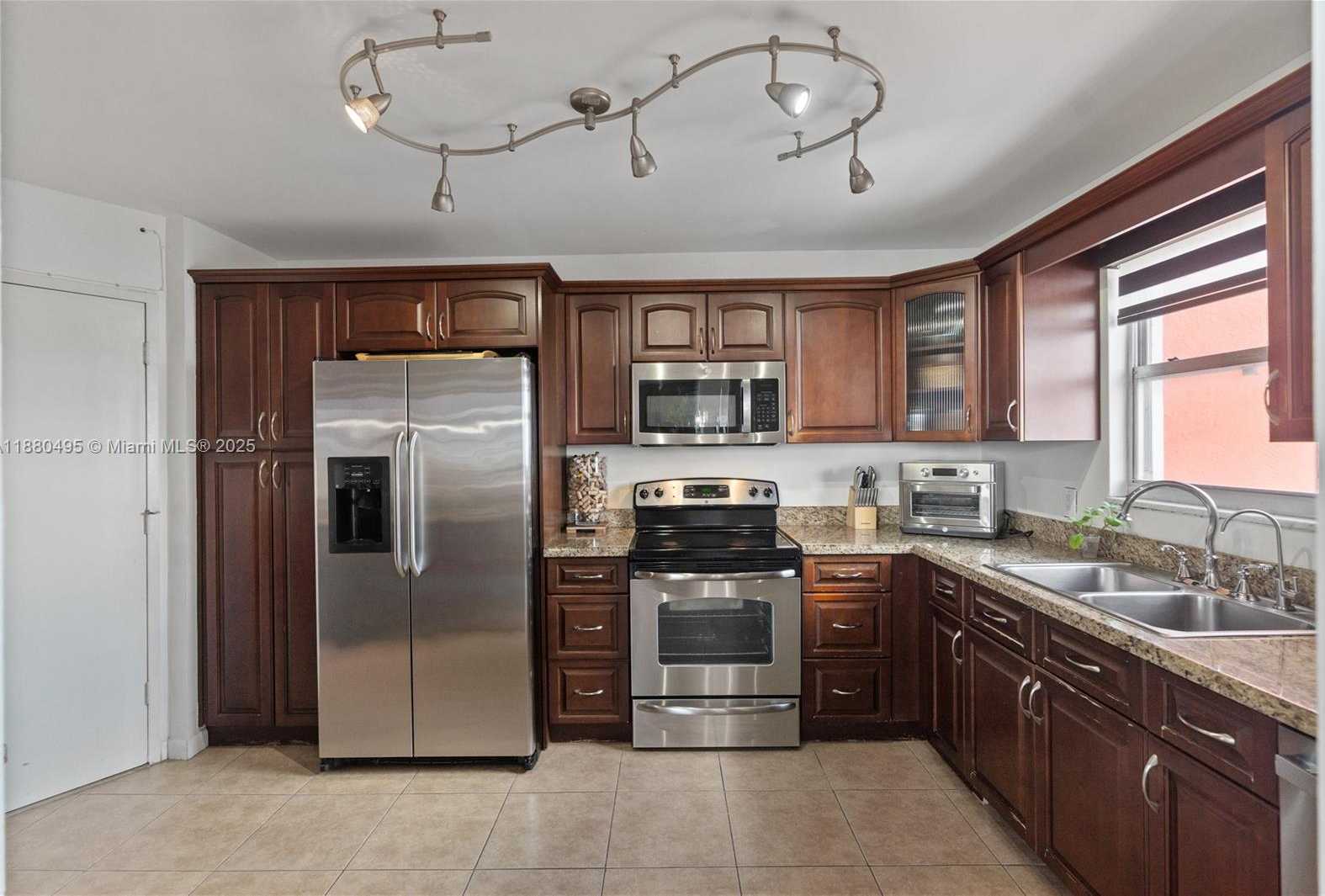 Small Image of 1351 NORTH EAST MIAMI GARDENS DR #1226E, Miami Number 8