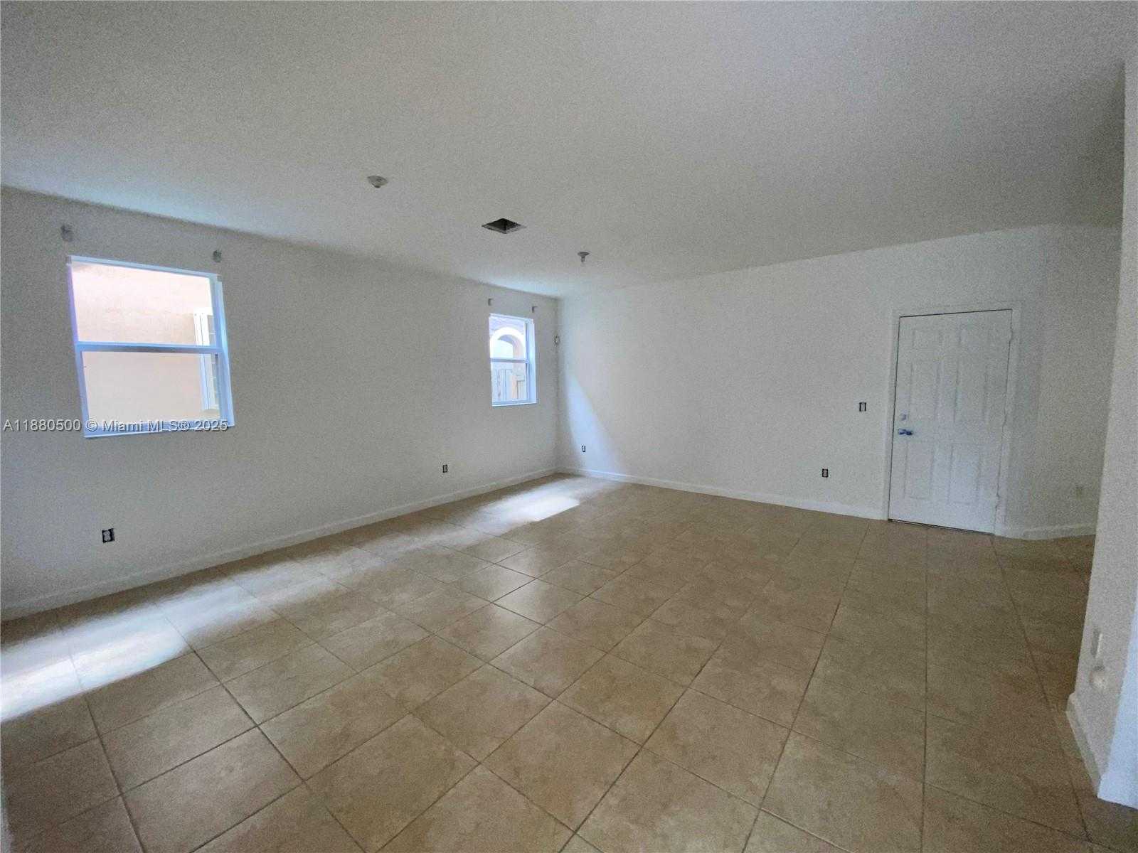 Small Image of 11289 NORTH WEST 44TH TER #., Doral Number 5