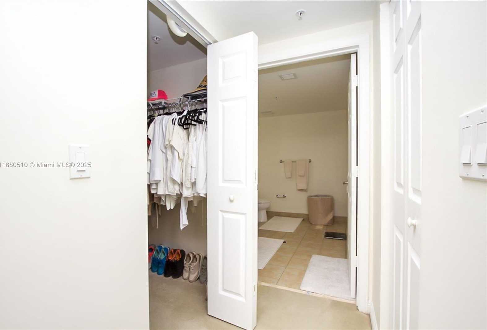 Small Image of 888 SOUTH DOUGLAS RD #1417, Coral Gables Number 3