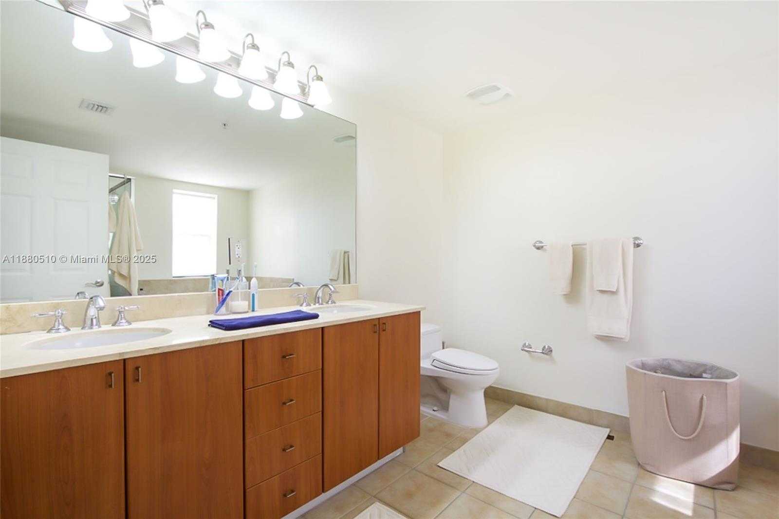 Small Image of 888 SOUTH DOUGLAS RD #1417, Coral Gables Number 4