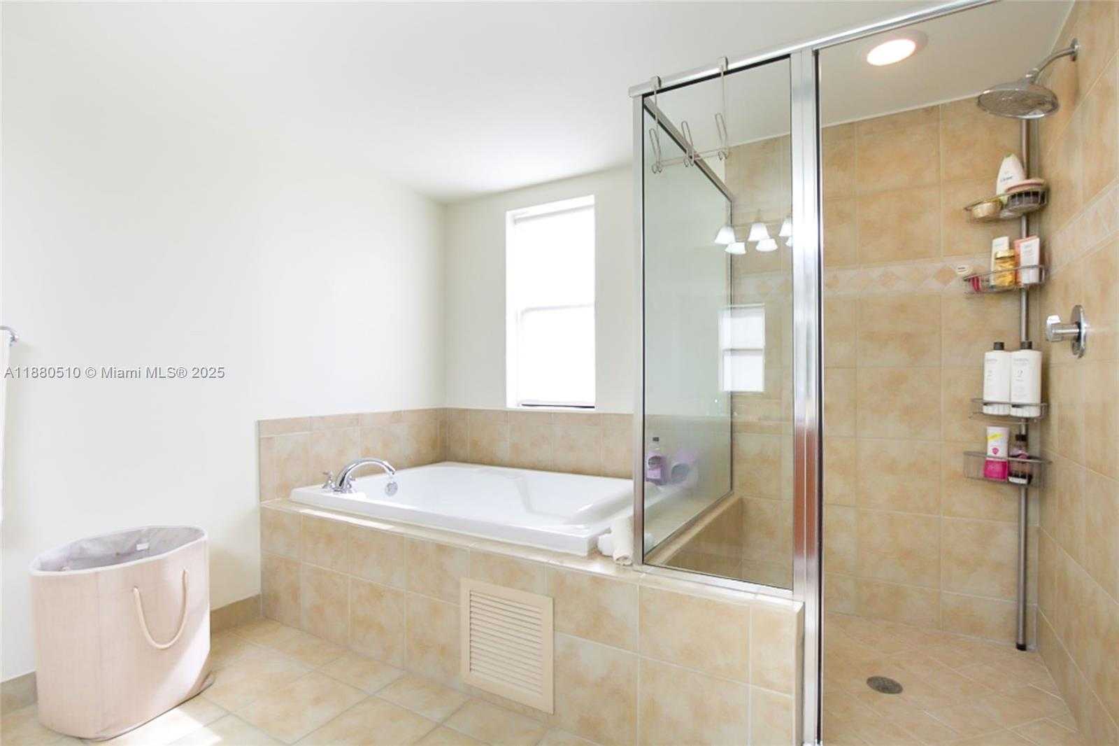 Small Image of 888 SOUTH DOUGLAS RD #1417, Coral Gables Number 5
