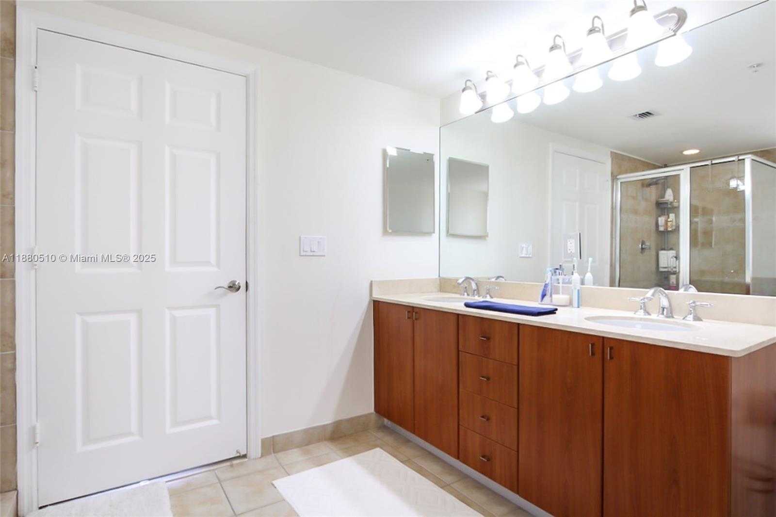 Small Image of 888 SOUTH DOUGLAS RD #1417, Coral Gables Number 6