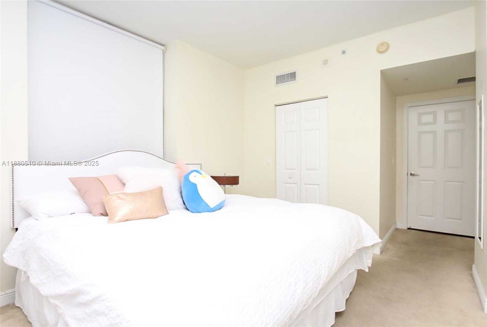 Small Image of 888 SOUTH DOUGLAS RD #1417, Coral Gables Number 8