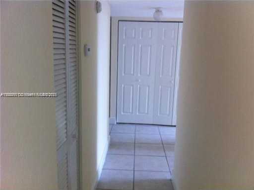 Small Image of 8820 FONTAINEBLEAU BLVD #410, Miami Number 4