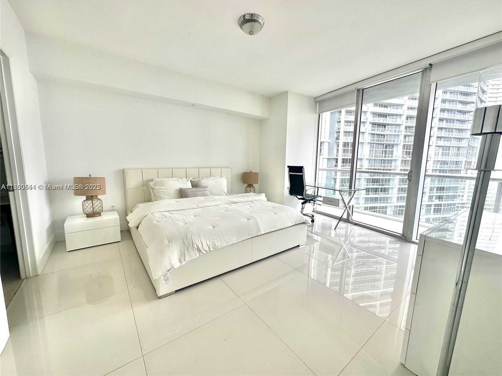 Small Image of 495 BRICKELL AVE #2702, Miami Number 4