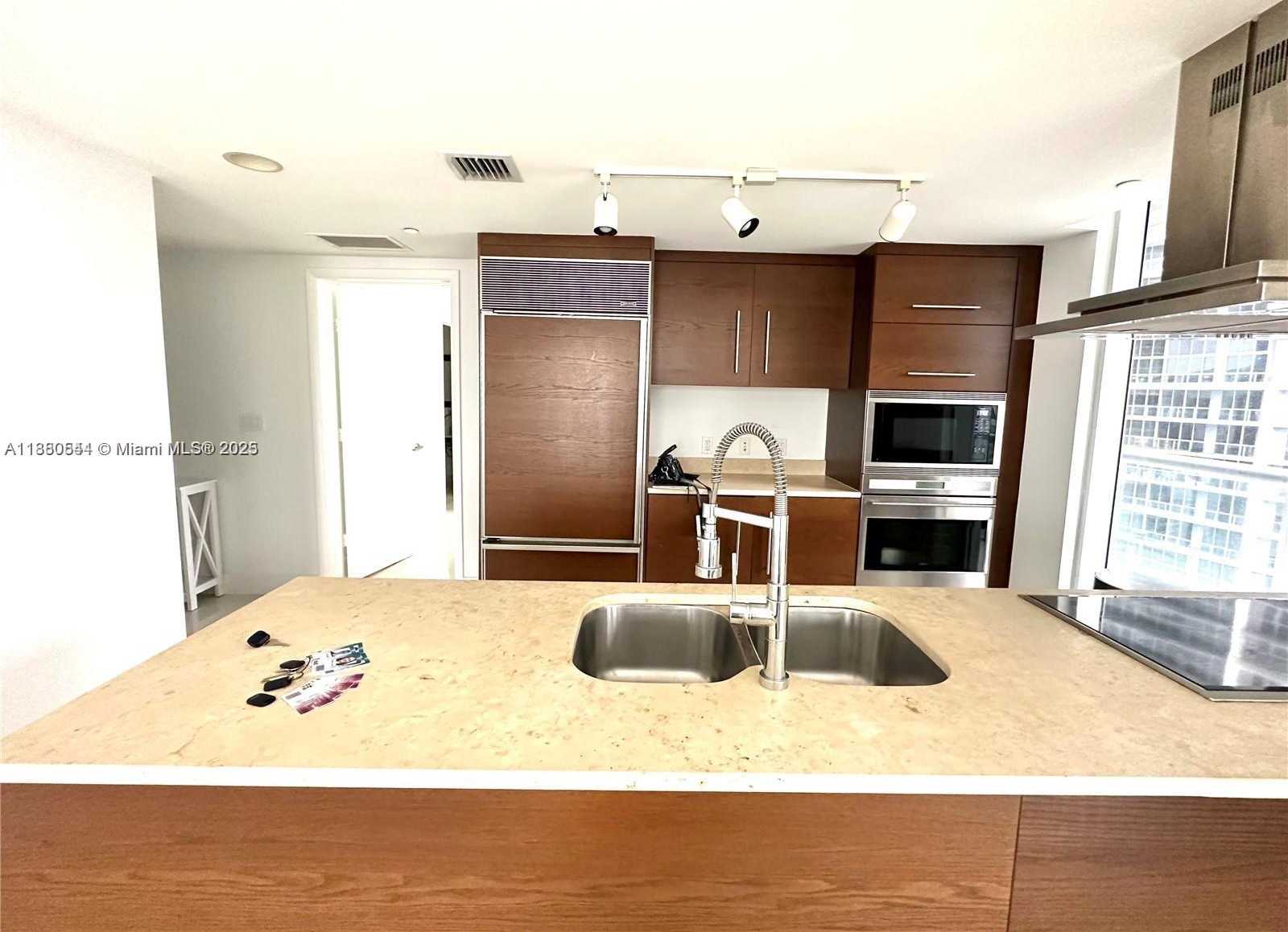 Small Image of 495 BRICKELL AVE #2702, Miami Number 6