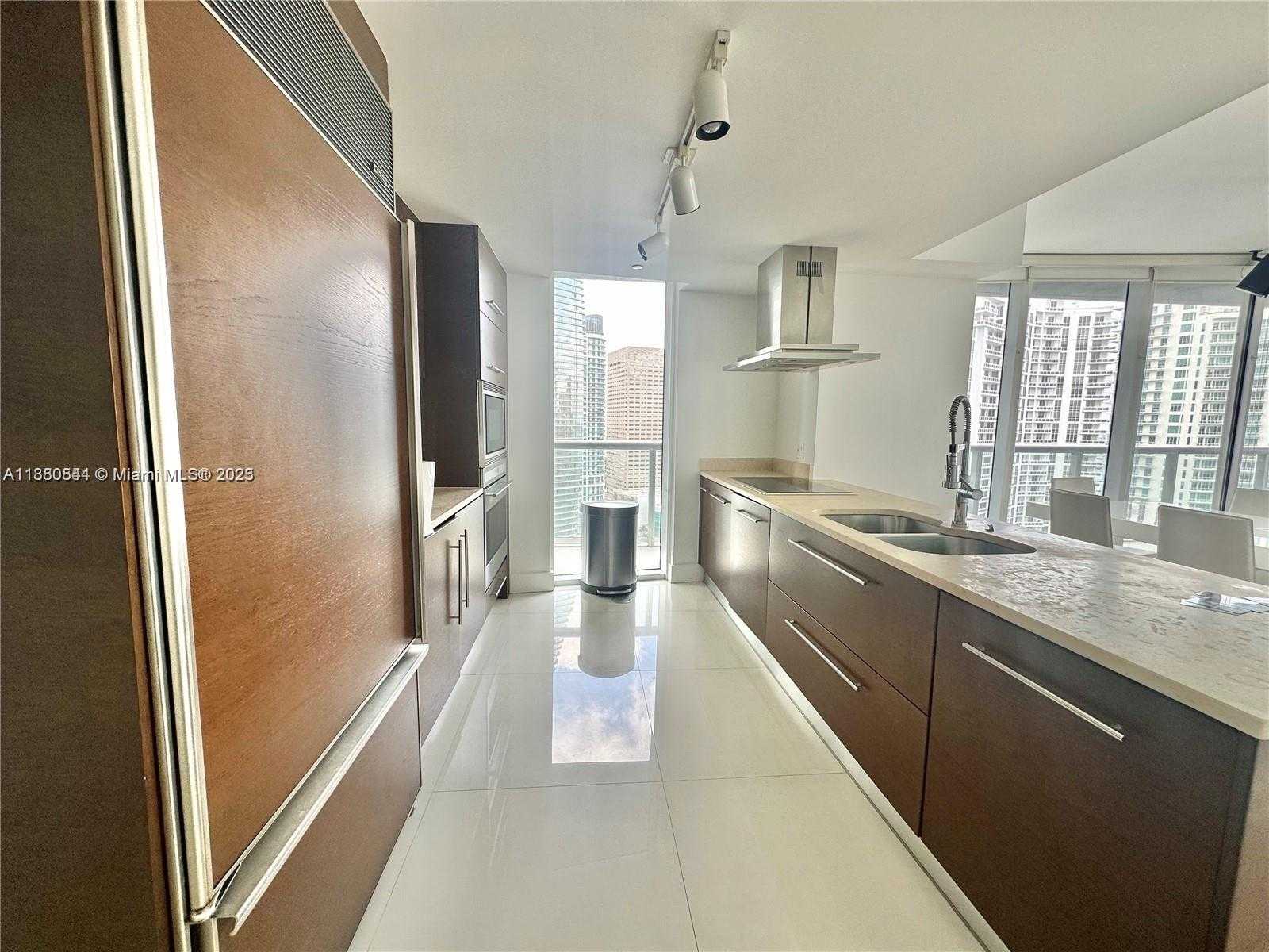 Small Image of 495 BRICKELL AVE #2702, Miami Number 7