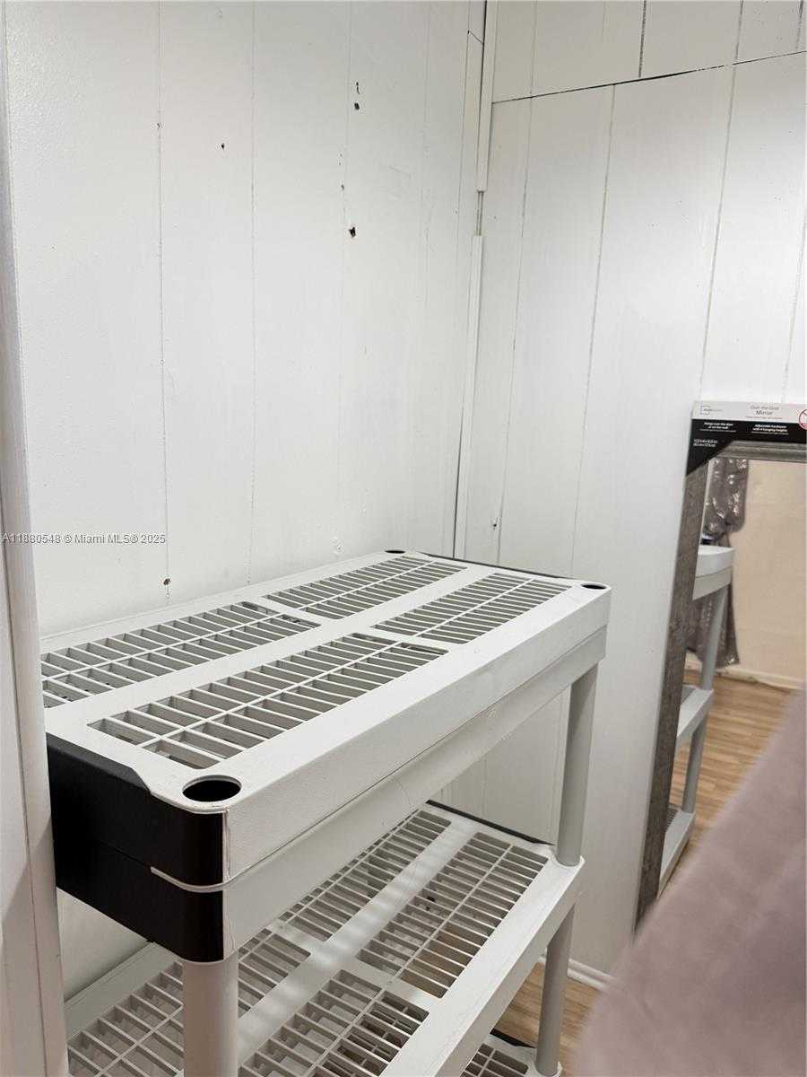 Small Image of 6840 MARTIN RD, Margate Number 15