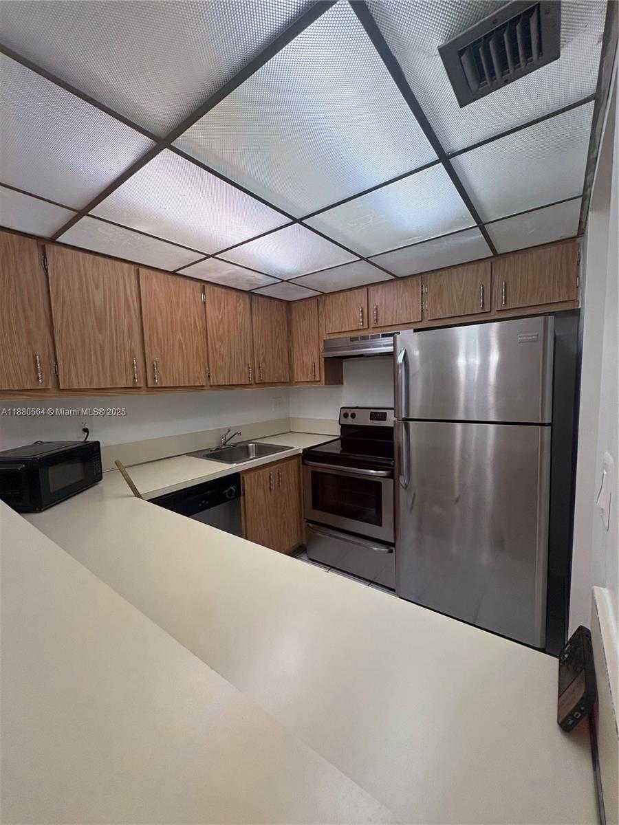 Small Image of 5981 WASHINGTON ST #215, Hollywood Number 11