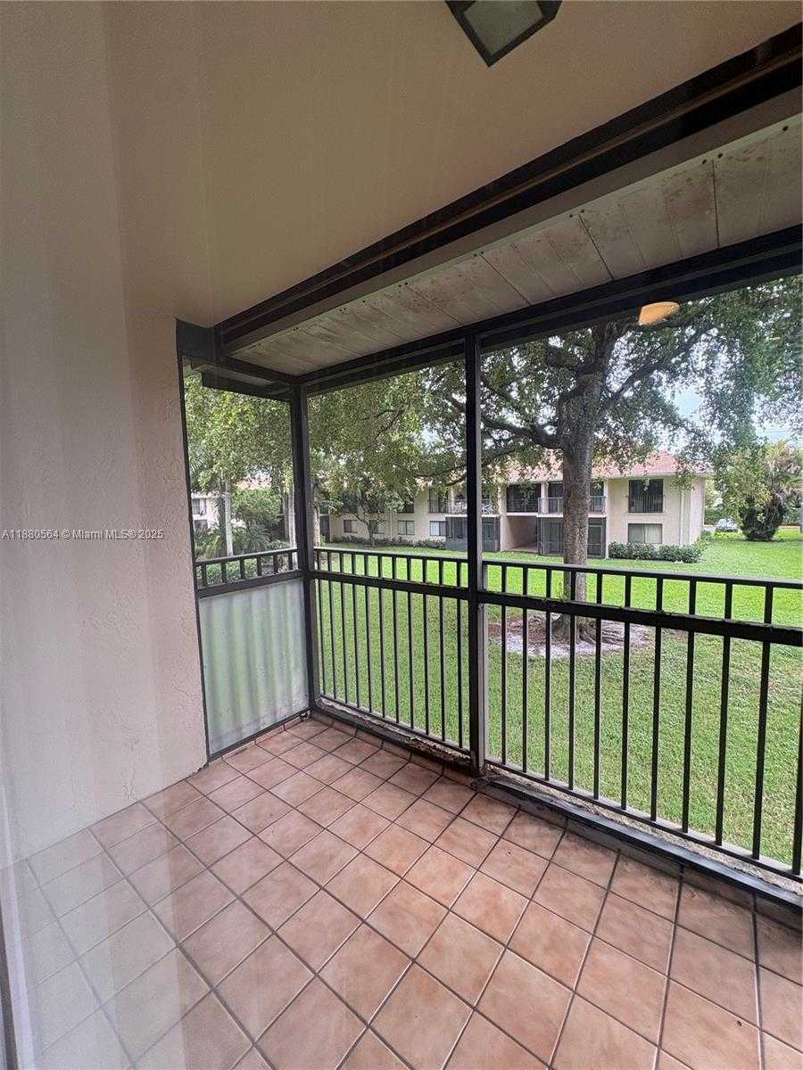 Small Image of 5981 WASHINGTON ST #215, Hollywood Number 13